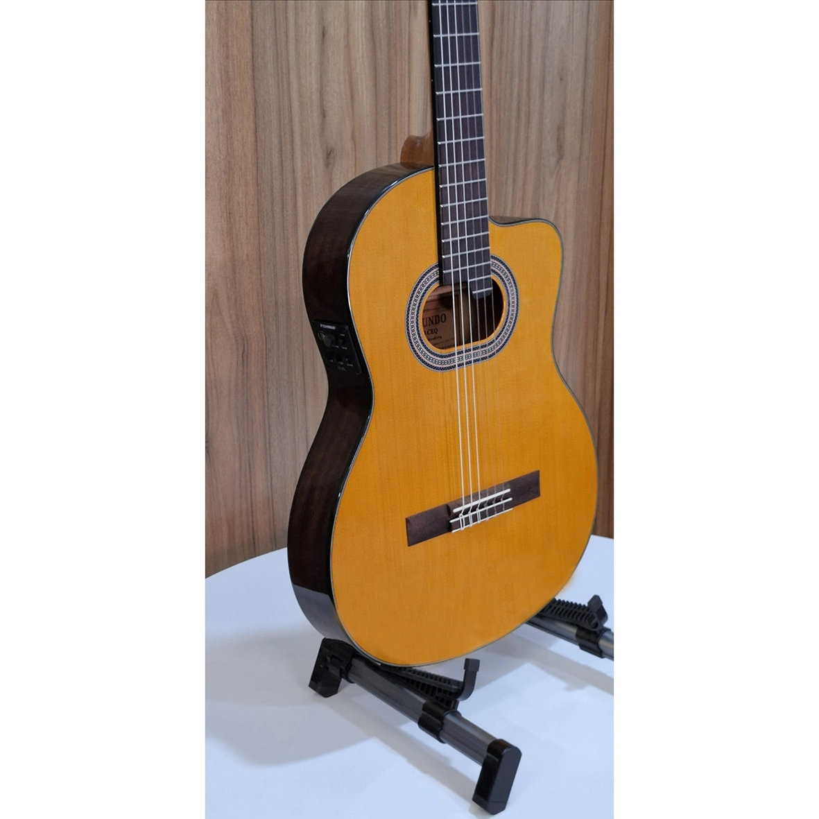 گیتار ادموندو CL600 تین بادی نمای جانب چپ