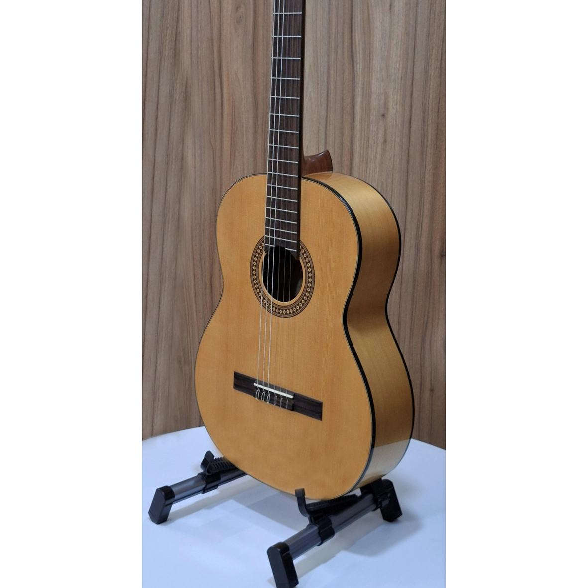 گیتار-Martinez-MCG-10S-نمای-جانبی-چپ