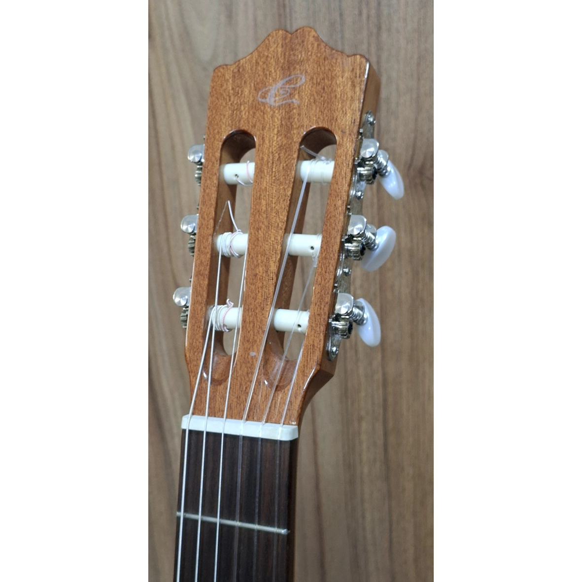 سردسته گیتار کویینکا مدل 20
