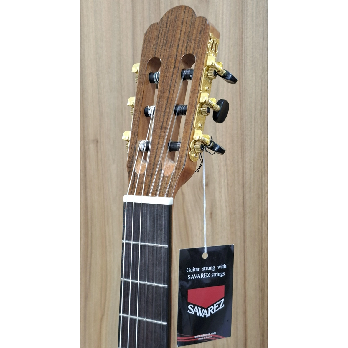 نمای سردسته و ماشین هد و فینگربرد ابنوس گیتار ادموندو مدل CL600