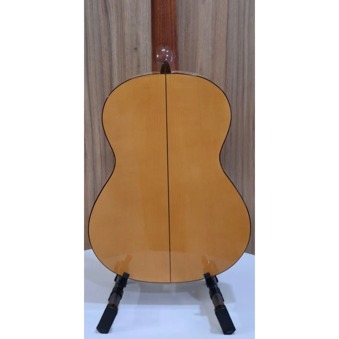 نمای پشت بدنه گیتار cuenca 30F
