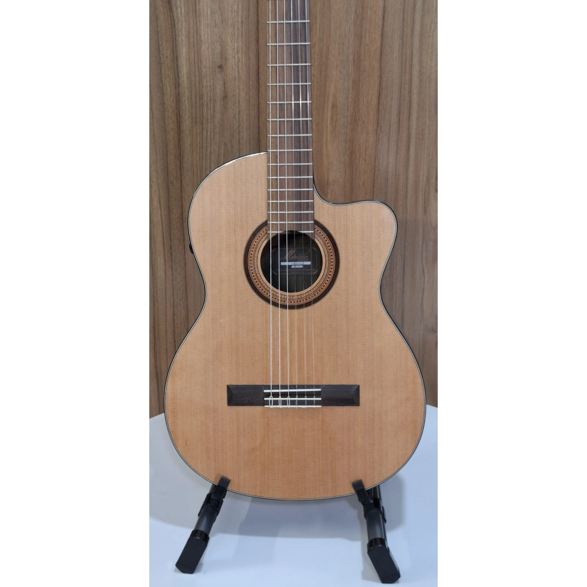 گیتار کلاسیک مریدا مدل SG2-CEQ با پیکاپ Fishman E8 – ترکیب هنر و تکنولوژی در یک ساز بی‌نقص