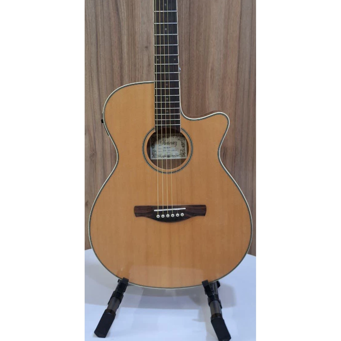 گیتار الکترو اکوستیک ایبانز Ibanez AEG8E-NT – صدای حرفه‌ای، بدنه نازک AEG با Preamp و Tuner داخلی