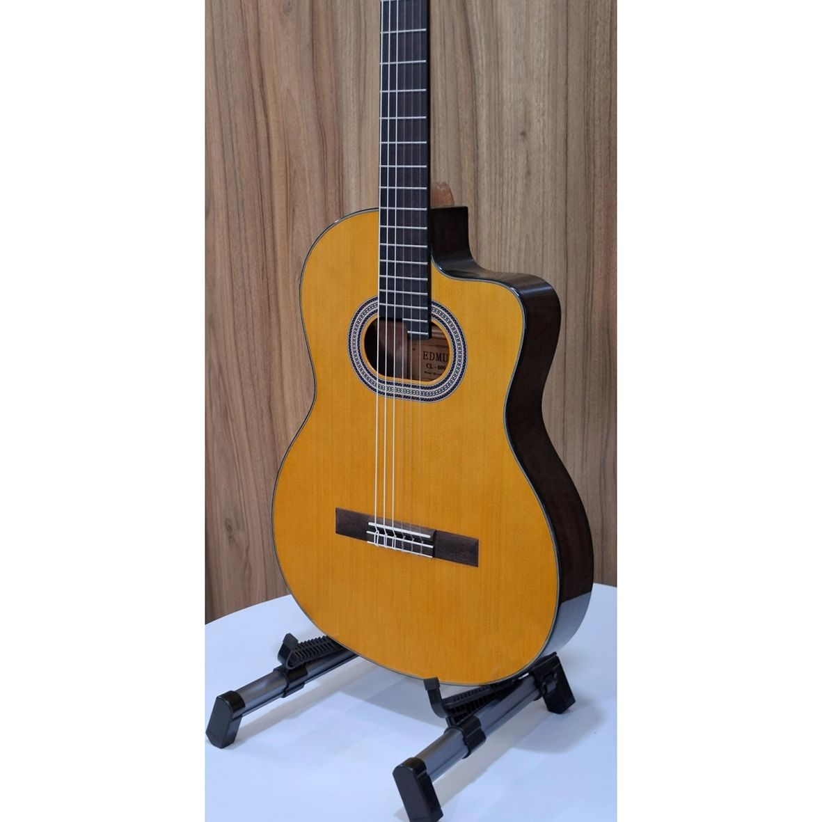 گیتار ادموندو CL600 تین بادی نمای راست