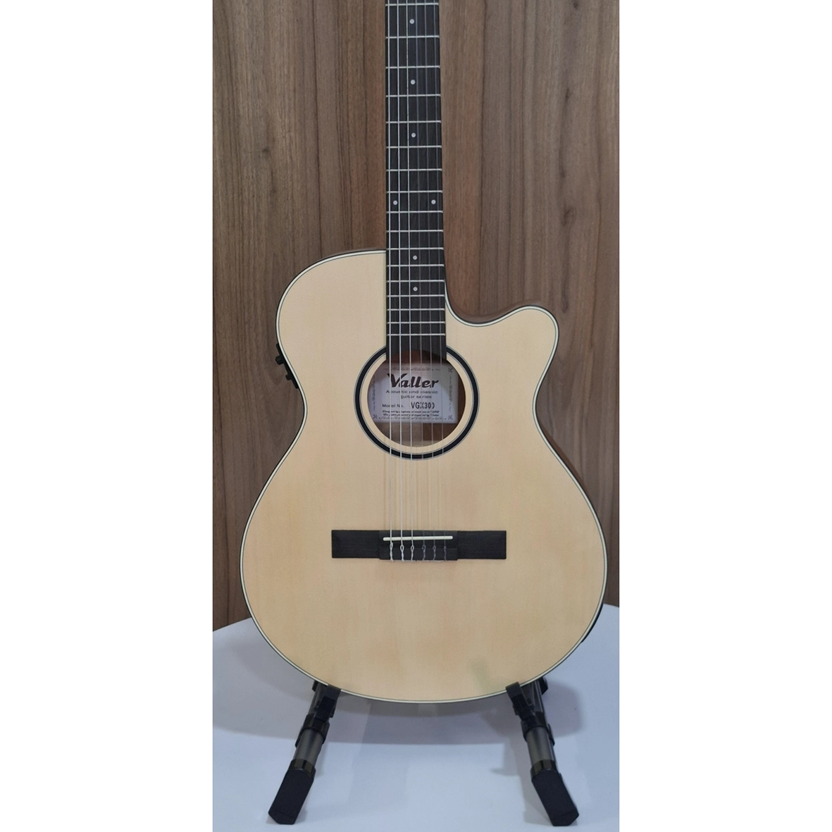 گیتار کلاسیک تین بادی کات‌وی پیکاپ‌دار Valler VGX300 – صدای شفاف با طراحی حرفه‌ای