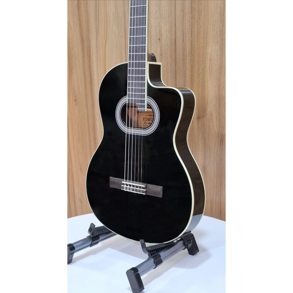 گیتار ادموندو CL600 تین بادی نمای روبه‌رو از راست