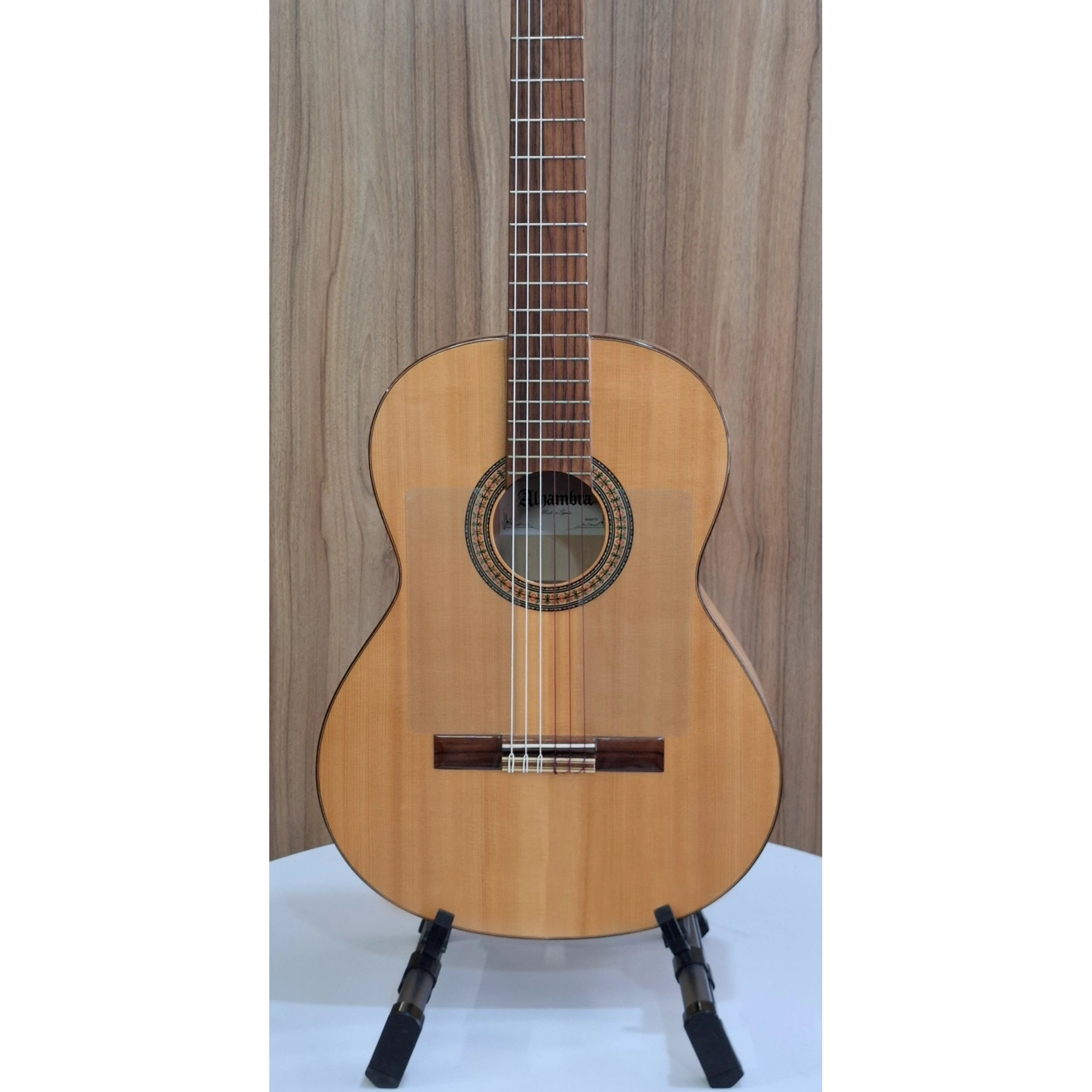 گیتار فلامنکو الحمبرا Alhambra 3F – اسپانیایی با صفحه Spruce یکپارچه و بدنه Sycamore – صدای فلامنکو واقعی