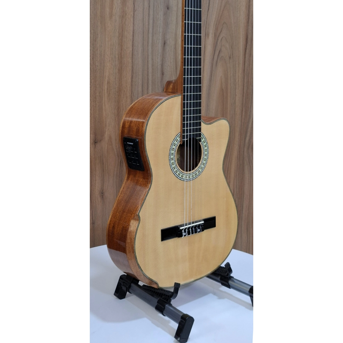 نمای بغل گیتار کاتوی Clariss CGS500 CEQ
