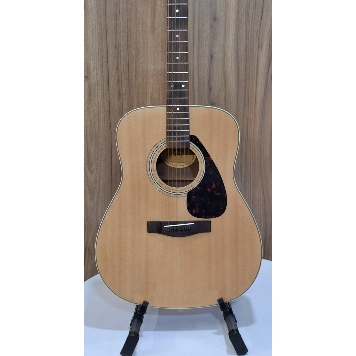 گیتار آکوستیک Yamaha F370 با صفحه Spruce و فینگربرد Rosewood مناسب مبتدی و حرفه‌ای