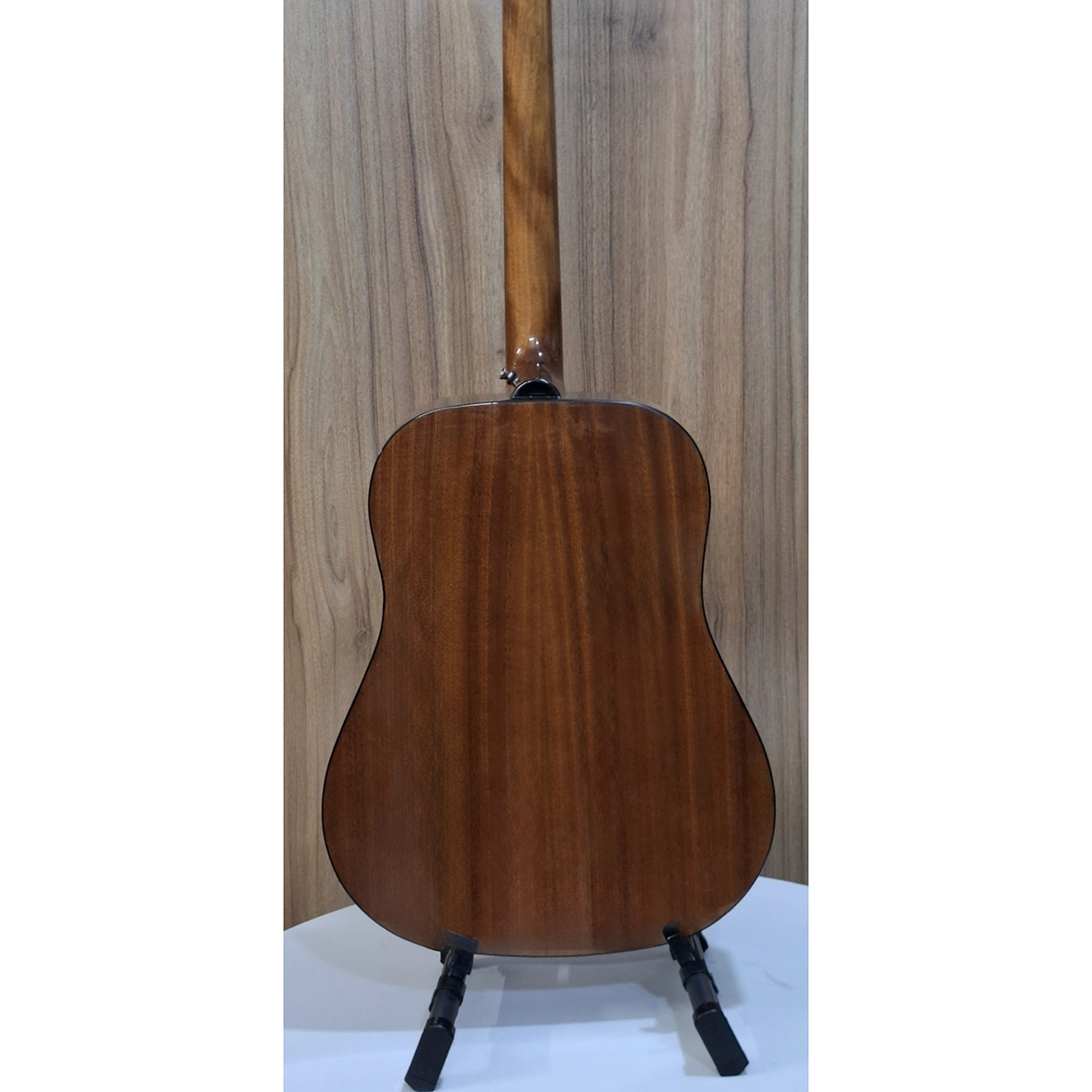 نمای پشت بدنه Mahogany گیتار Epiphone DR-100